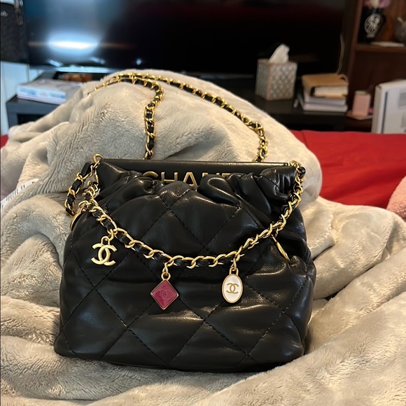 Chanel bag never used no tags Beautiful, 5 charms each one stamped on the back - Picture 1 of 10